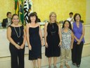 As funcionárias da Câmara sendo homenageadas pelo Presidente Juliano Brito Bertolini