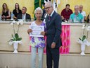 Homenageada Aparecida Soares Malta Boeno e o vereador Ailton Lorensetti