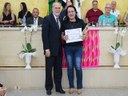 Vereador-presidente Milton Polon e homenageada Tatiana Angélica Aguilera Maymoni