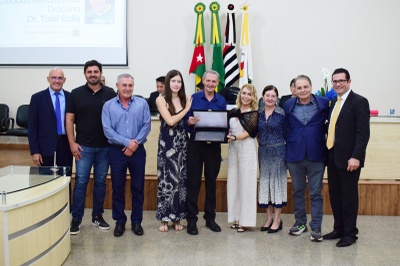 Dr. Talel Salle e família.JPG