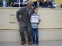 O vereador Pedro Gonçalves Vieira entrega Diploma ao vereador-estudante do Parlamento Jovem 2019
