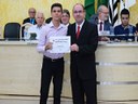 Vereador Cláudio José Pasqualeto entrega Diploma ao vereador-estudante do Parlamento Jovem 2019