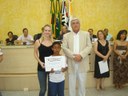 Vereador Francisco Eduardo Aniceto Rossi, Dra. Renata Ocon Braga Polo, a Lino Caio Ferreira de Souza - aluno do 4º Ano da EMEFI Sérgio Liberatti