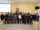 Homenageada, vereadores e autoridades presentes na sessão solene