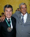 Vereador Pedro Gonçalves Vieira e o homenageado Nelson Hiromassa Iwata - Foto Cláudio José