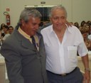 Vereador Pedro Gonçalves Vieira recebendo o Ex-Vereador Donaldo Ferreira da Palma - atuou na 8ª Legislatura