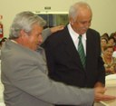 Vereador Pedro Gonçalves Vieira recebendo o ex-Vereador Rui Barbosa - atuou na 11ª e 12ª Legislatura