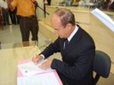 Assinatura do livro de posse - Nelson Nabor Buzinaro