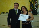 Vereador Gustavo Rodrigues Piveta e a homenageada Sra. Rosângela Mazarin Fernandes - Lions Clube Dracena Cinquentenário