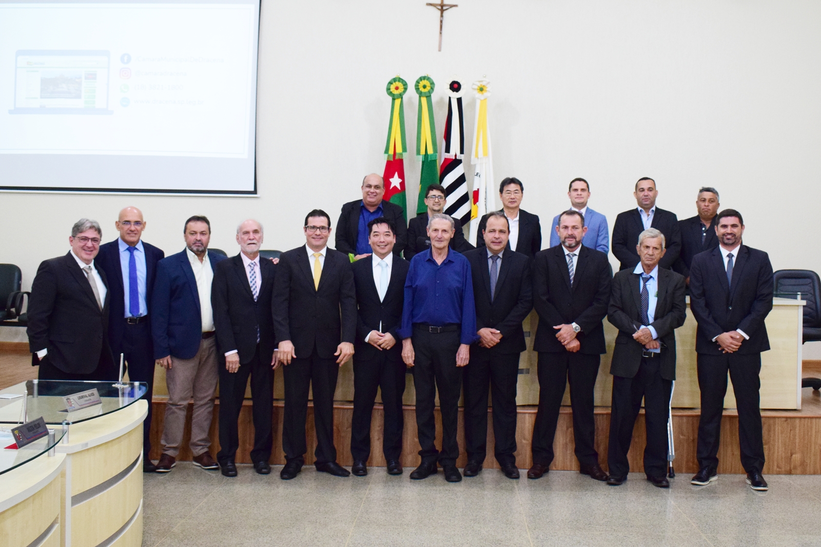 Vereadores, ex-vereadores e homenageados.JPG