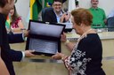 Belkiss Beretta recebendo Título de Cidadão Honorário de Dracena.
