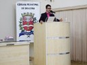 Vereador Danilo Ledo discursa representando a Câmara Municipal de Dracena