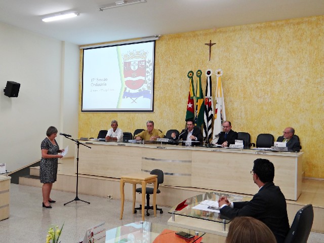 Ana Lúcia Costa é empossada como vereadora em sessão ordinária da Câmara de Dracena