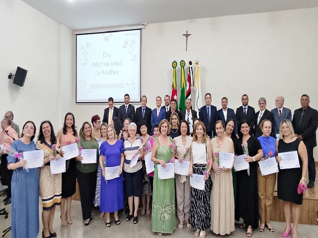Câmara Municipal de Dracena homenageia mulheres em solenidade pelo Dia Internacional da Mulher