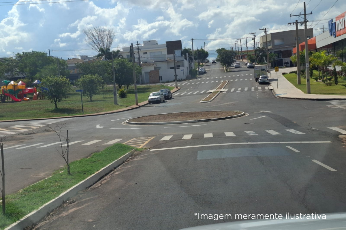 Câmara Municipal de Dracena solicita informações sobre melhorias na sinalização viária em áreas de grande circulação