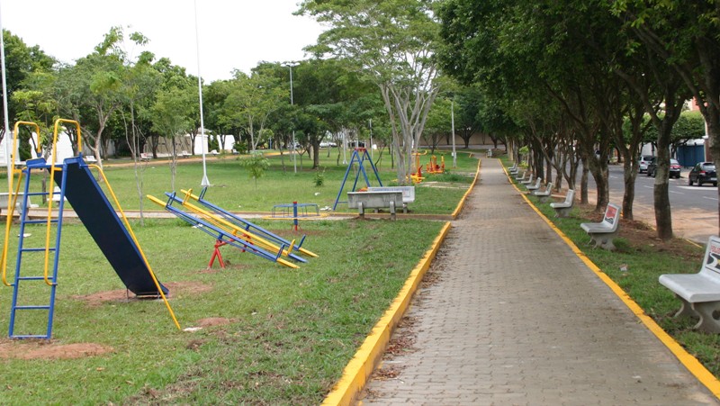 Câmara Municipal de Dracena solicita instalação de sistema de irrigação na Praça Rotary