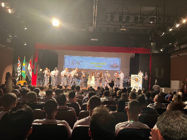 Câmara participa de solenidade em comemoração ao comando do Policiamento do Interior-8