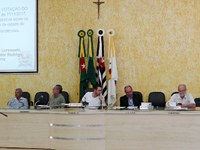 Cargos de professor e diretor de escola são aprovados em sessão extraordinária de Câmara