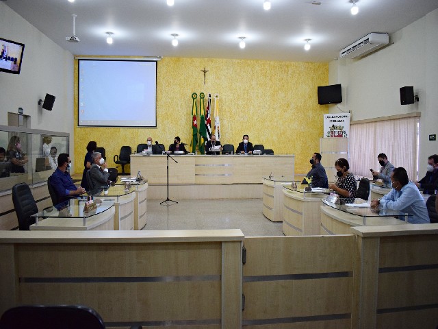 Denúncia contra vereadora de Dracena é arquivada em sessão extraordinária