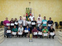 Equipe de Futsal, sub-16, recebe Diplomas de Honra ao Mérito