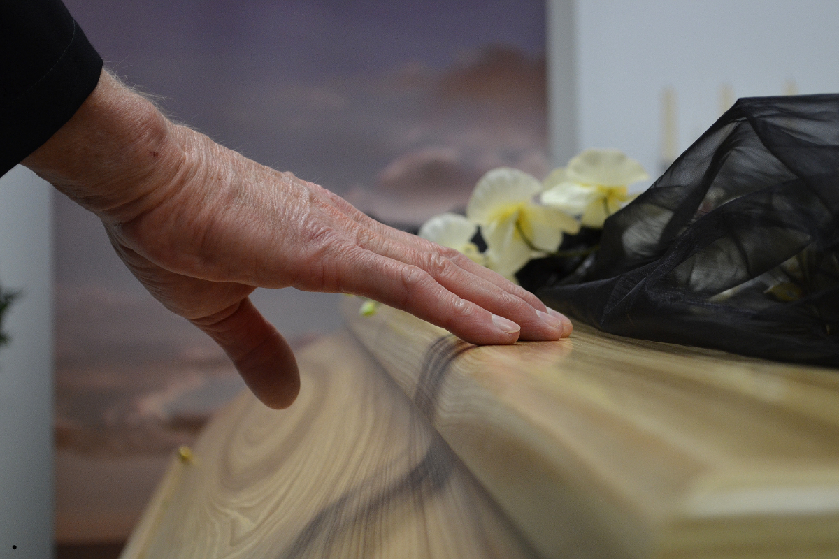 Legislativo dracenense sugere troca de iluminação no entorno do Velório Municipal