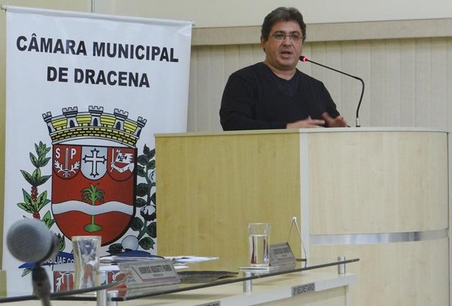 Vazamentos na rede de esgoto da Bacia “A” preocupam vereadores