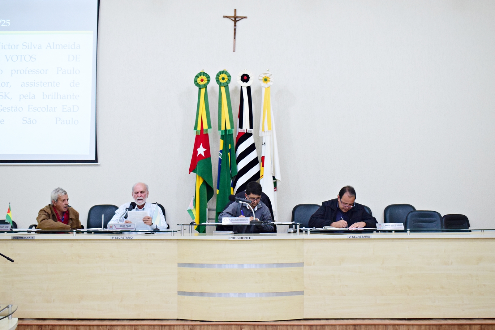 Vereadores apresentam demandas e debatem temas diversos durante a 24ª sessão ordinária