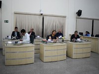 Vereadores de Dracena acatam vetos do prefeito e projetos são arquivados