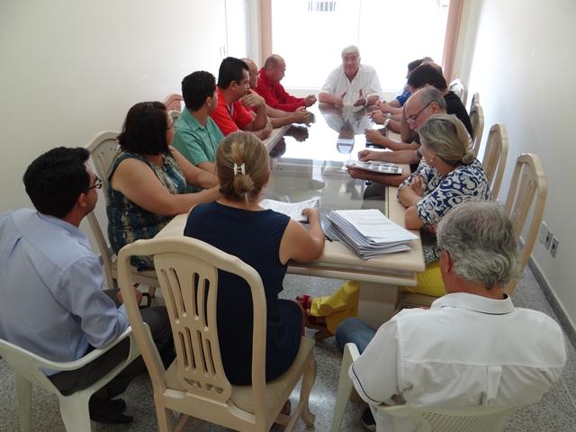 Vereadores eleitos se reúnem na Câmara Municipal de Dracena