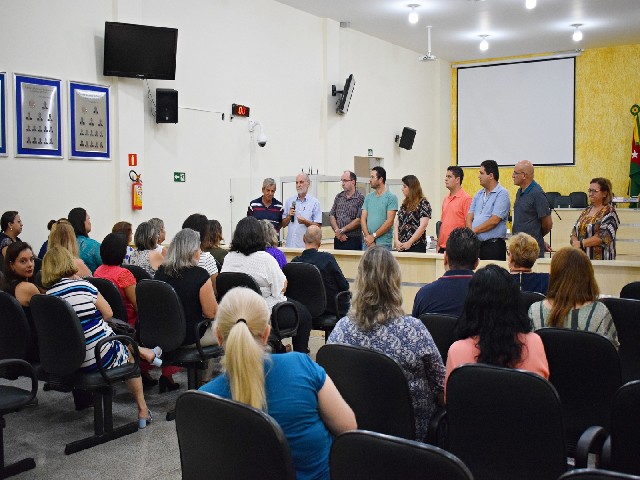 Vereadores recebem profissionais da Educação na Câmara de Dracena